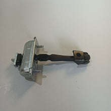 Load image into Gallery viewer, Catch Hinge Brake Stop Check Strap Limiter OE 13180682