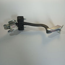 Load image into Gallery viewer, Catch Hinge Brake Stop Check Strap Limiter OE 1358222080