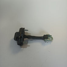Load image into Gallery viewer, Catch Hinge Brake Stop Check Strap Limiter OE 50509095