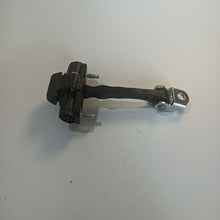 Load image into Gallery viewer, Catch Hinge Brake Stop Check Strap Limiter OE 50509095
