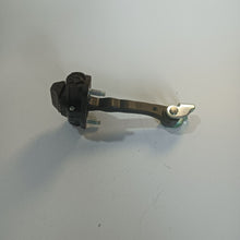 Load image into Gallery viewer, Catch Hinge Brake Stop Check Strap Limiter OE 50509095