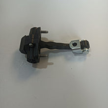 Load image into Gallery viewer, Catch Hinge Brake Stop Check Strap Limiter OE 50510941