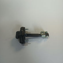 Load image into Gallery viewer, Catch Hinge Brake Stop Check Strap Limiter OE 51883508