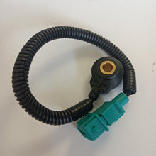 Load image into Gallery viewer, Car Sensor Assembly Knock Sensor Right Passenger Side Replacement Number 3925037100