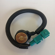 Load image into Gallery viewer, Car Sensor Assembly Knock Sensor Right Passenger Side Replacement Number 3925037100