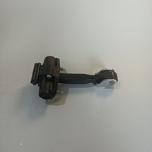 Load image into Gallery viewer, Catch Hinge Brake Stop Check Strap Limiter OE 51883509
