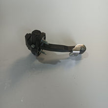 Load image into Gallery viewer, Catch Hinge Brake Stop Check Strap Limiter OE 51883509
