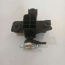 Load image into Gallery viewer, Thermostat Housing OE 25329-2K000
