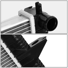 Load image into Gallery viewer, Henge Auto Aluminum Radiator For 1999-2004 Volvo C7,1999-2000 S70/V70 Replace CU2424

