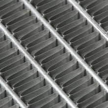 Load image into Gallery viewer, Henge Auto Aluminum Radiator For 1999-2004 Volvo C7,1999-2000 S70/V70 Replace CU2424
